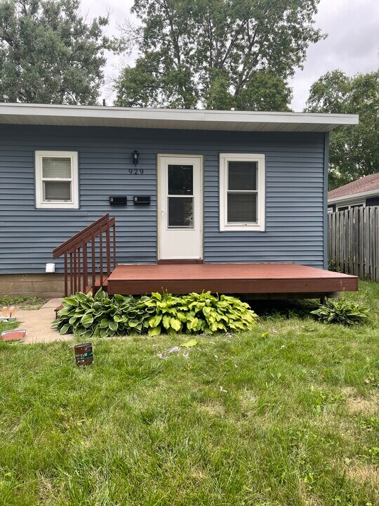 929 4th St SE, Unit A in Willmar, MN - Foto de edificio
