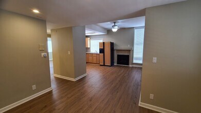 1471 S Wooster St, Unit 5 in Los Angeles, CA - Building Photo - Building Photo