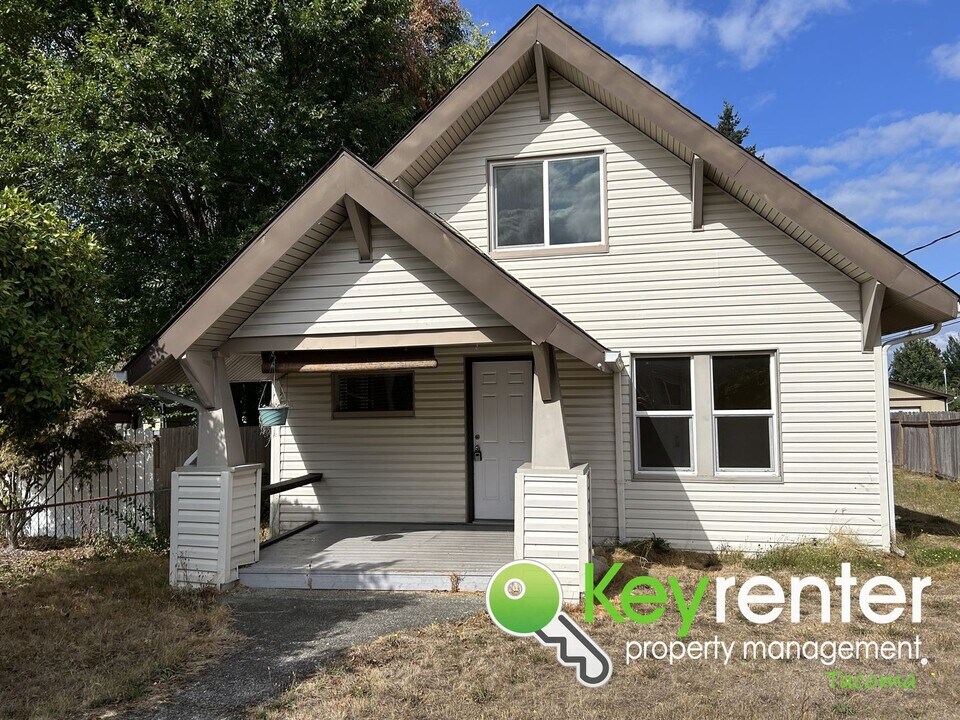 829 E 46th St in Tacoma, WA - Building Photo