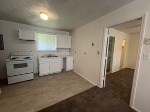 1416 Moorman Ave NW in Roanoke, VA - Foto de edificio - Building Photo