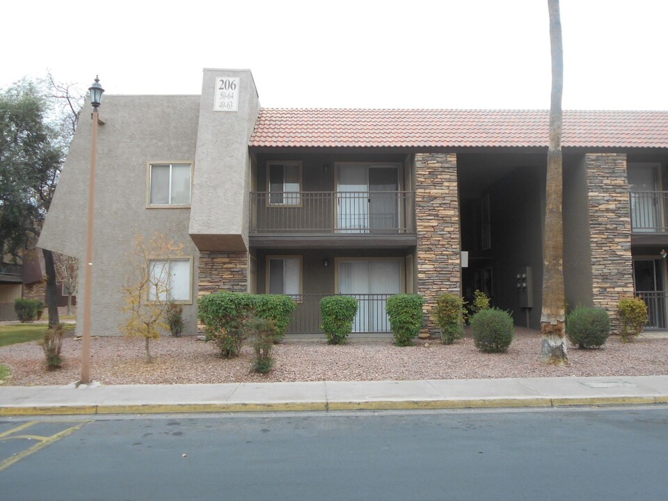 4981 River Glen Dr in Las Vegas, NV - Building Photo