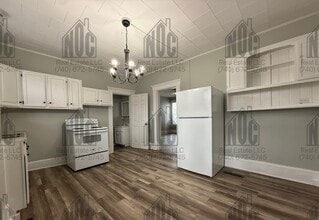 1236 1/2-1236 1/2 E Locust St in Lancaster, OH - Building Photo - Building Photo