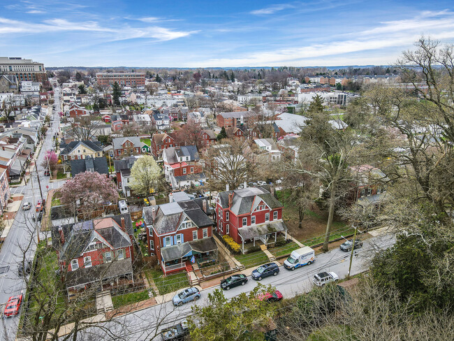 308 W Lafayette St in West Chester, PA - Building Photo - Building Photo