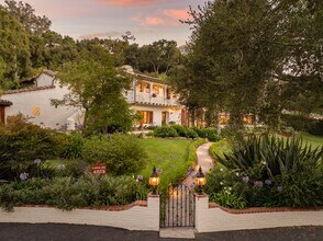 4005 Lago Dr in Santa Barbara, CA - Building Photo - Building Photo
