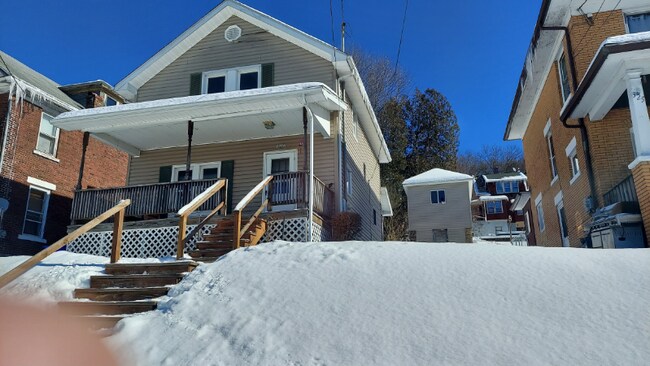 327 Hasson Ave in Oil City, PA - Foto de edificio - Building Photo