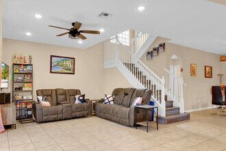 9022 Dupont Pl in Wellington, FL - Foto de edificio - Building Photo