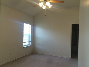 3000 Clydesdale Way in Robinson, TX - Building Photo - Building Photo
