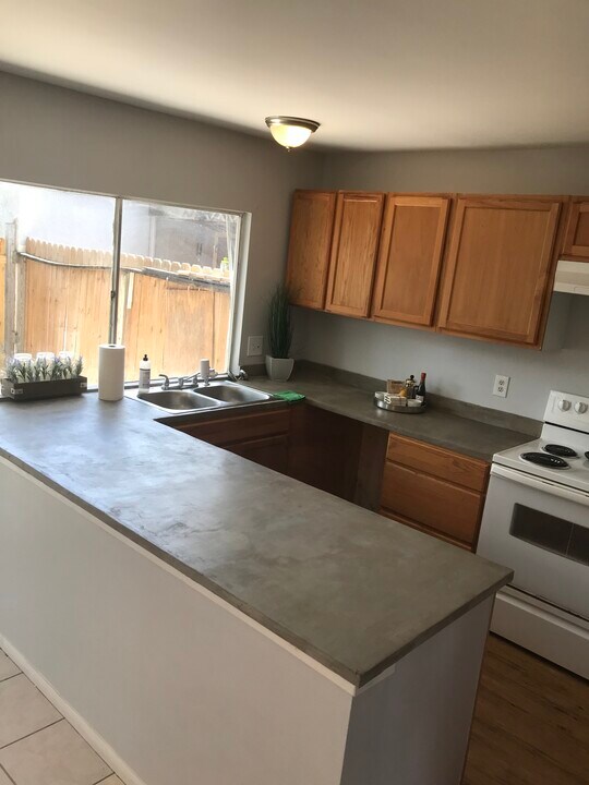 1338 Churing Dr in San Antonio, TX - Foto de edificio