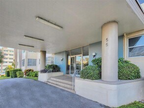 55 Harbor View Ln in Belleair Bluffs, FL - Building Photo - Building Photo