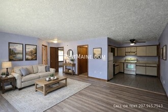 10 Hartley St in Lewiston, ME - Foto de edificio - Building Photo