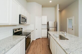 289 Nespral Dr in San Antonio, TX - Building Photo - Building Photo