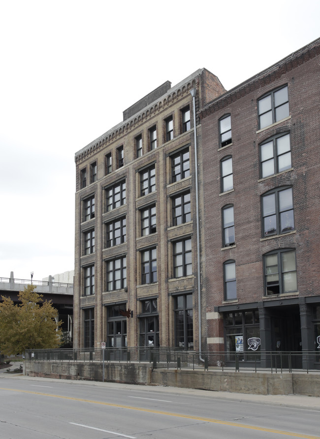 Bull Durham Apartments in Omaha, NE - Foto de edificio - Building Photo