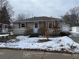 1838 12th Ave in Green Bay, WI - Building Photo