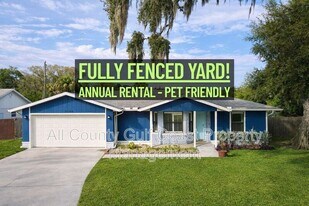 8035 56th Ct E in Palmetto, FL - Building Photo