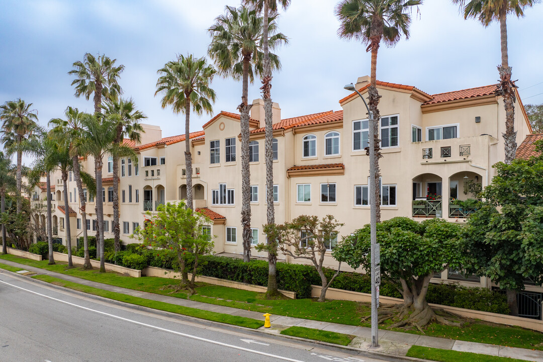 5500 Torrance Blvd in Torrance, CA - Building Photo