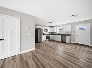 Alfond Village in Old Town, ME - Foto de edificio - Building Photo