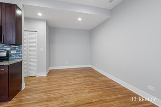 1338 W Huron St in Chicago, IL - Building Photo - Building Photo