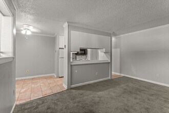 21620 Hillside Dr in Clinton Township, MI - Building Photo - Building Photo