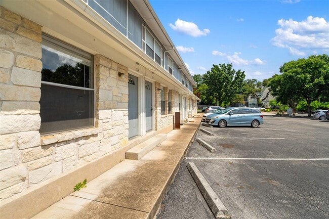 property at 2005 Glen Allen St