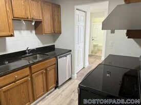 47 Princeton St in Leominster, MA - Building Photo