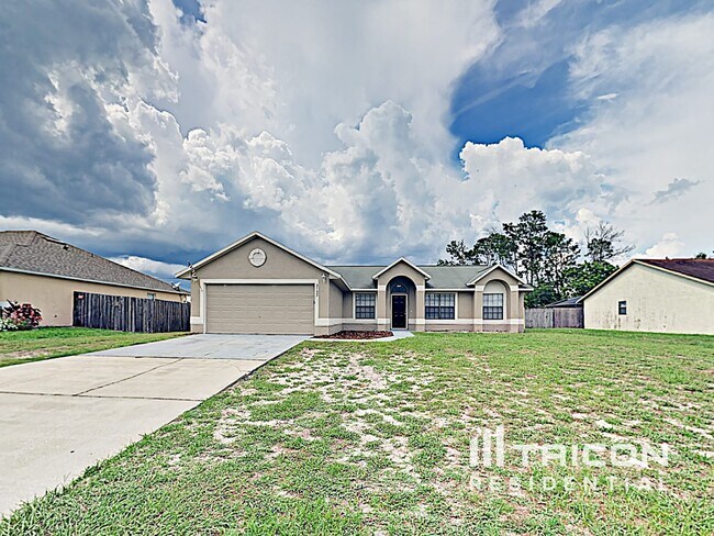 3132 Mandeville St in Deltona, FL - Building Photo - Building Photo