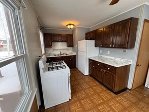 1128 28th St in Bettendorf, IA - Building Photo - Building Photo