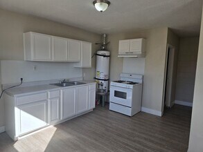 1911 Princeton St in North Las Vegas, NV - Building Photo - Building Photo