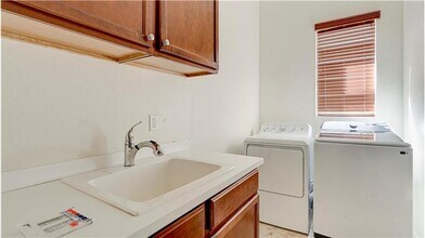 8343 NW 121st Way in Parkland, FL - Building Photo - Building Photo