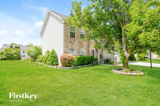 5815 Bluestem Ct in Carmel, IN - Foto de edificio - Building Photo