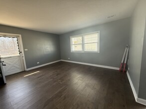 185 Rita Ct in Bartlett, IL - Building Photo - Building Photo