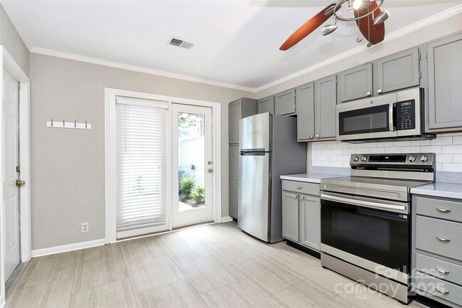 7123 Meeting St in Charlotte, NC - Building Photo - Building Photo