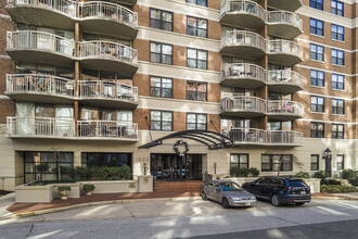 Braddock Place in Alexandria, VA - Building Photo - Building Photo