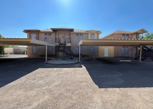 5120 San Francisco Ave in Laredo, TX - Building Photo - Building Photo