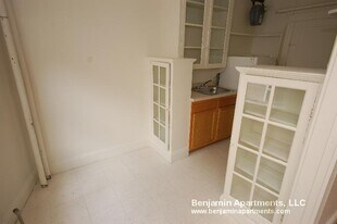 231 Park Dr, Unit 26 in Boston, MA - Building Photo