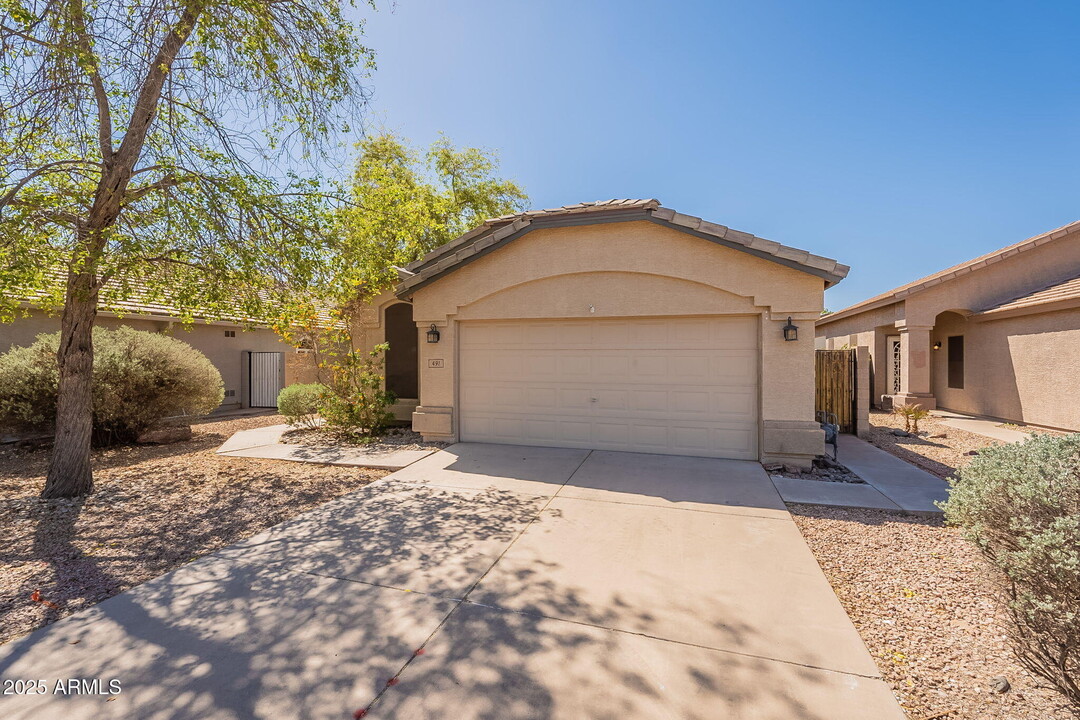 491 E Devon Dr in Gilbert, AZ - Foto de edificio