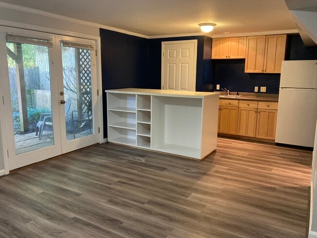 500 Meadow Hall Dr, Unit 500 in Rockville, MD - Foto de edificio - Building Photo