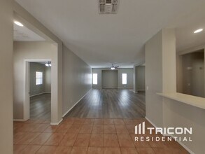9015 W Gibson Ln in Tolleson, AZ - Building Photo - Building Photo