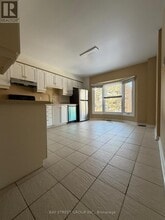 1100 Queens Ave in Oakville, ON - Building Photo - Building Photo