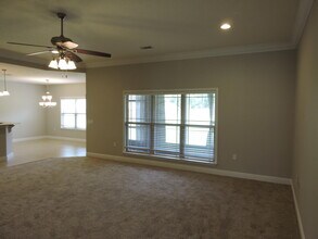 4587 Ashton Cir in Crestview, FL - Building Photo - Building Photo