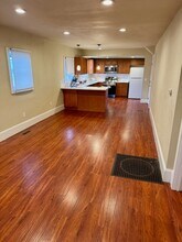 535 NE 94th Ave in Portland, OR - Building Photo - Building Photo