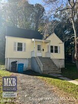 2742 Lansing Dr SW in Roanoke, VA - Building Photo