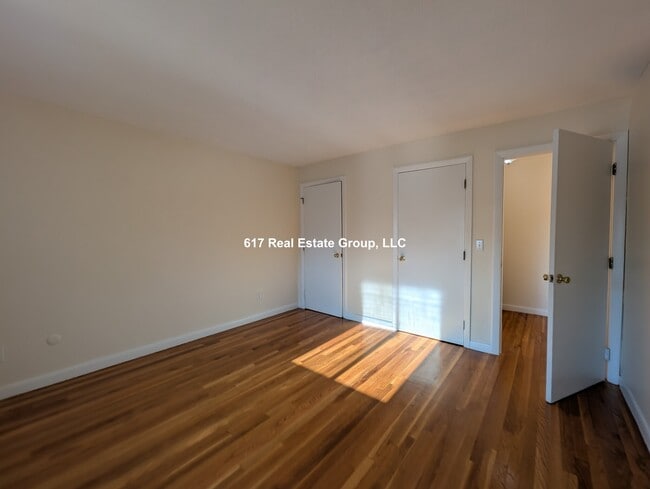 122 Dustin St in Boston, MA - Building Photo - Building Photo