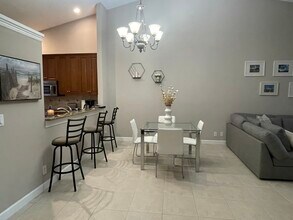 7942 Lexington Club Blvd, Unit B in Delray Beach, FL - Building Photo - Building Photo