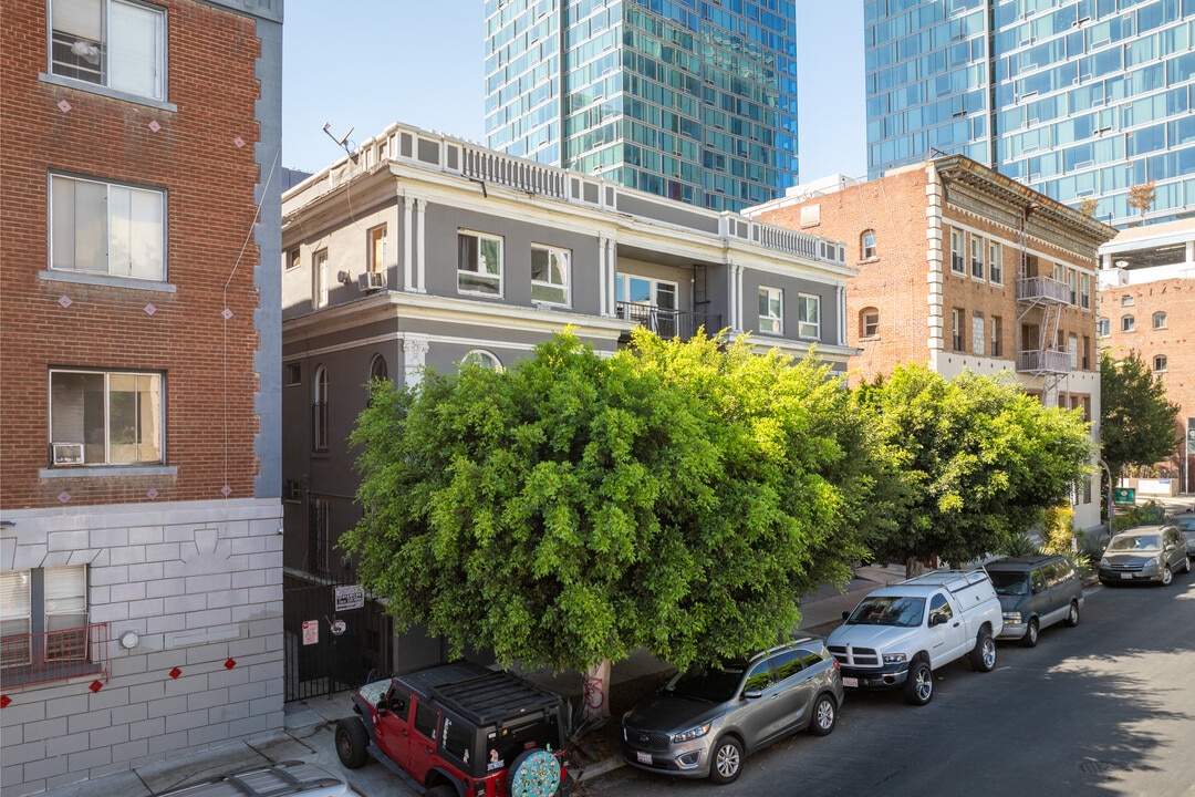 The Forneaux in Los Angeles, CA - Foto de edificio