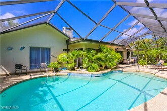 223 Forest Hills Blvd in Naples, FL - Building Photo - Building Photo