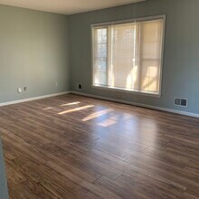 11008 Albion Dr in Louisville, KY - Building Photo - Building Photo