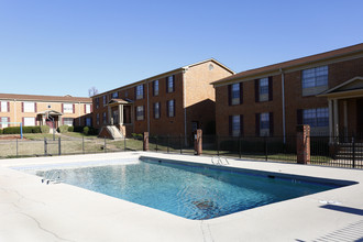 Town & Country Apartments in Doraville, GA - Building Photo - Building Photo