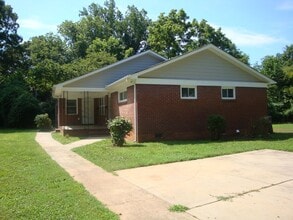 3136 Creighton Dr in Charlotte, NC - Building Photo - Building Photo