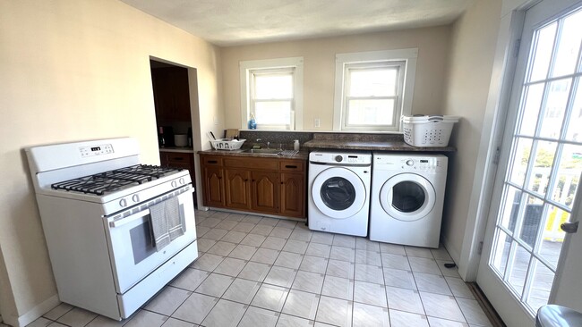 36 Willard Ave, Unit 2 in Medford, MA - Building Photo - Building Photo