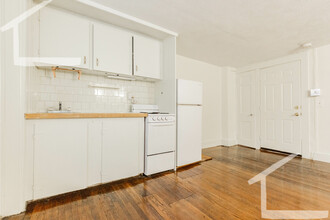 90 Myrtle St, Unit 2 in Boston, MA - Building Photo - Building Photo